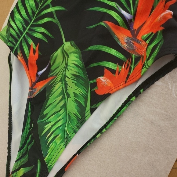 Fashion Nova Black Tropical Print Deep Plunge High Cut One Piece Swimsuit Size S - Picture 4 of 6